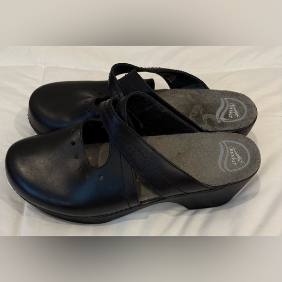 Dansko Black Leather Mule Clogs – EU 42 / US 11–11.5 – Perforated – Excellent - Picture 2 of 7
